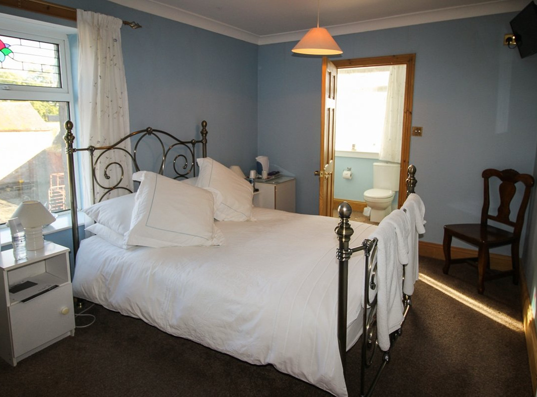 The Old Farm House主图