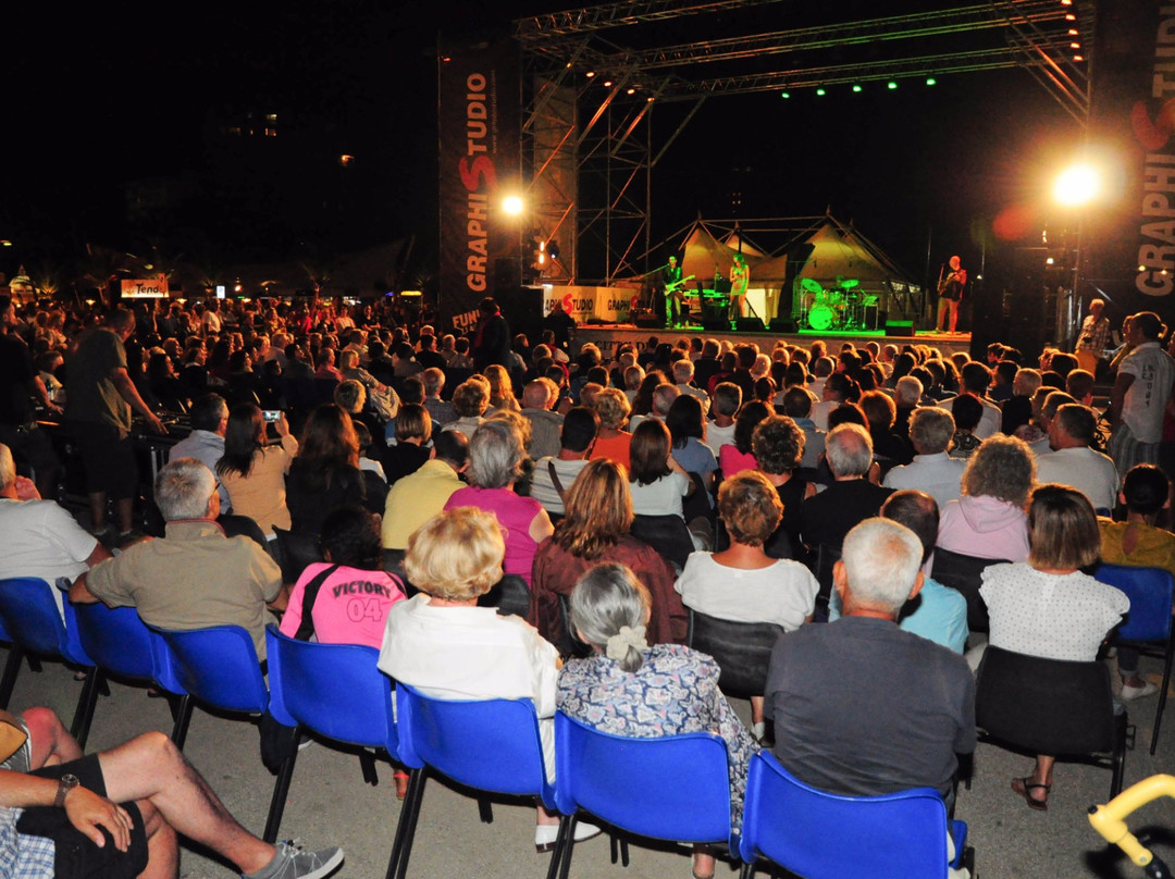 Piazza Marcello d'Olivo - Lignano Pineta景点图片