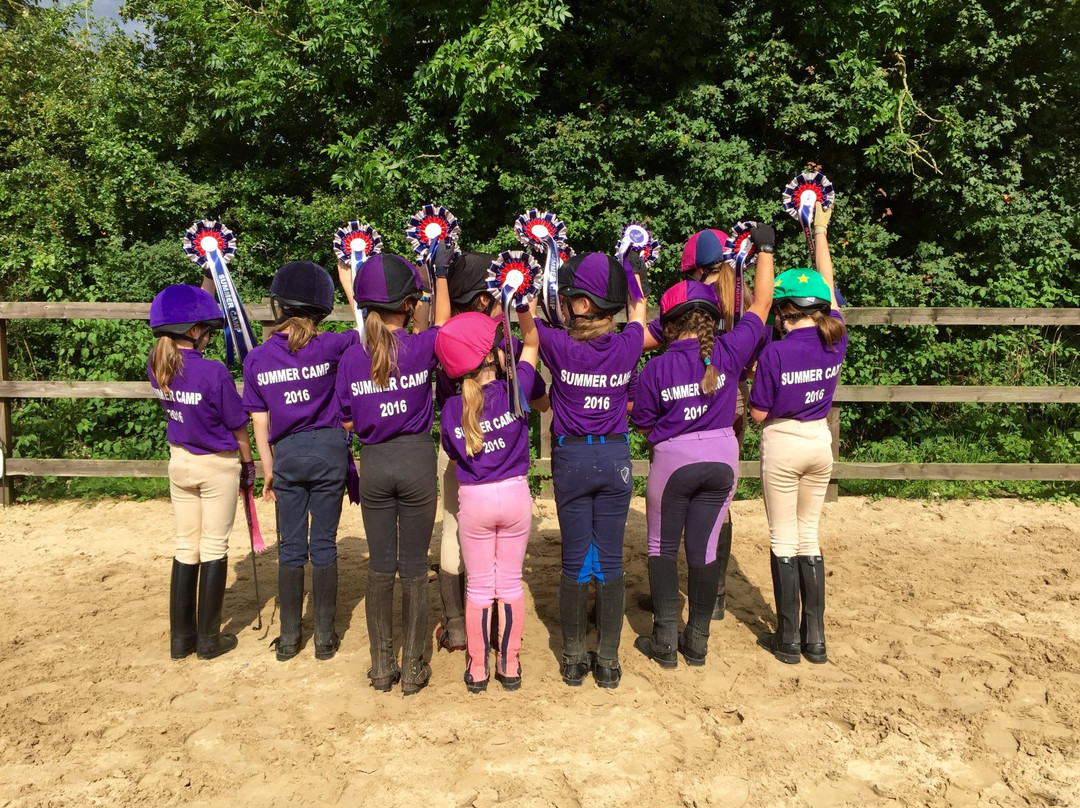Hot to trot School of Equitation-Bunwell必去景点