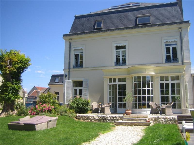 La Maison Bleue-官方