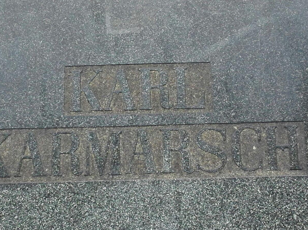 Leibniz-Denkmal-汉诺威必去景点