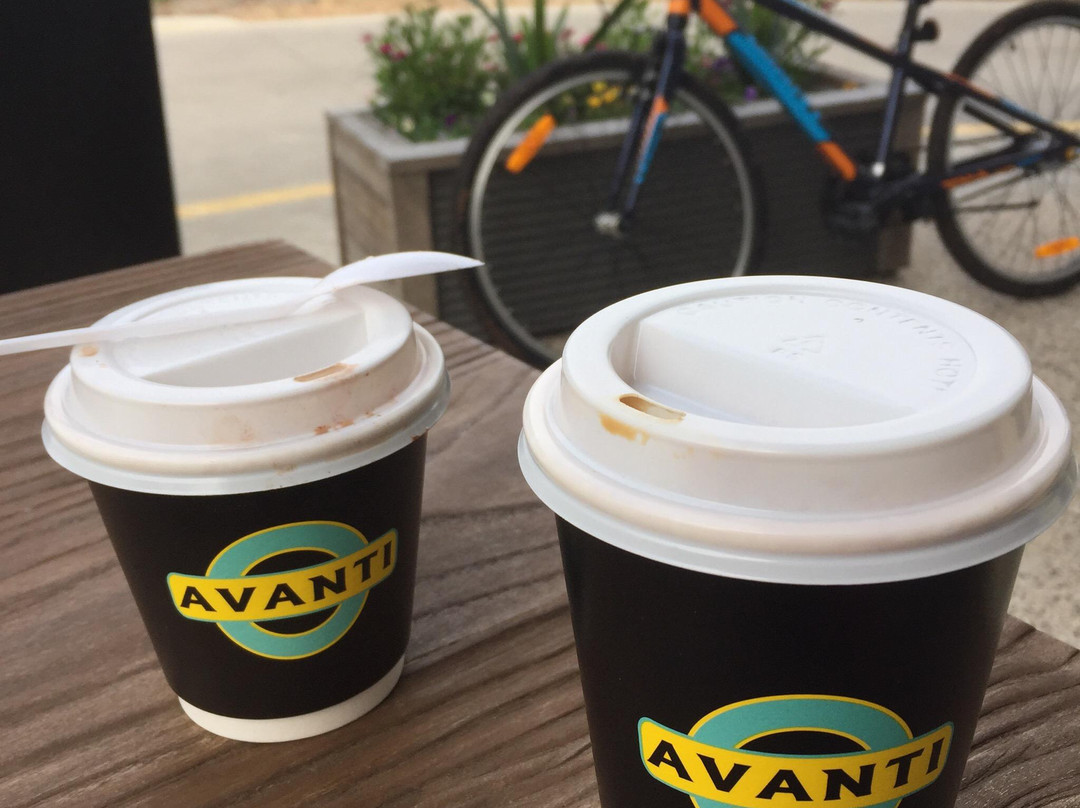 Lara餐馆和美食-Avanti Drive Thru