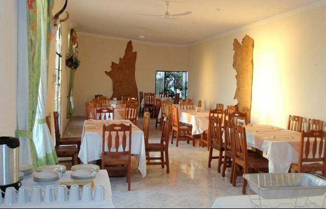 Autel Jardines Hotel主图