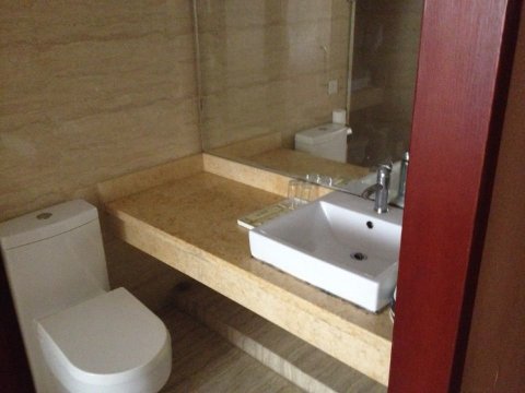 兴华宾馆(深圳华强北科学馆地铁站店)-客卧