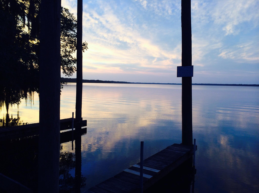 Tracy's Point Fishing Lodge