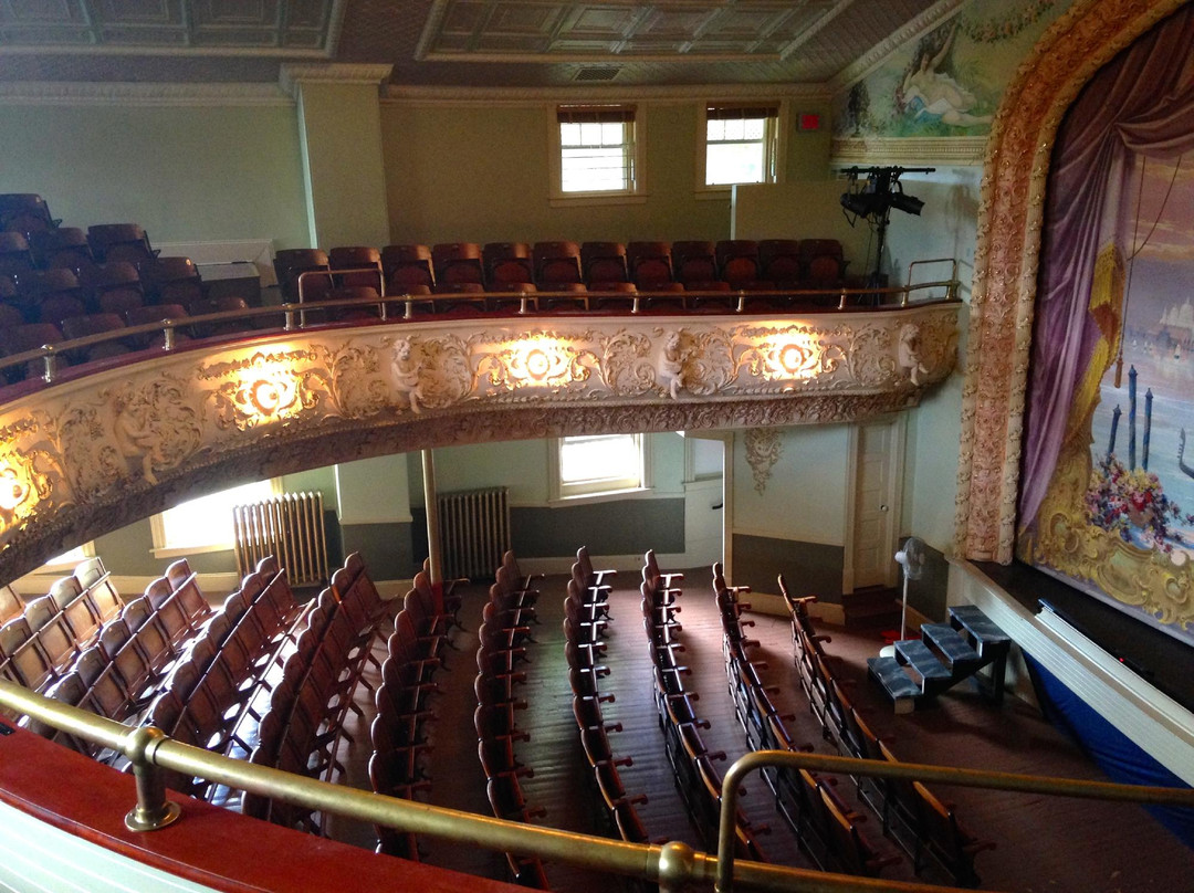 Haskell Free Library and Opera House-Stanstead必去景点