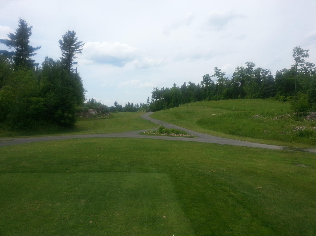 Le Sorcier Golf Course-加蒂诺必去景点