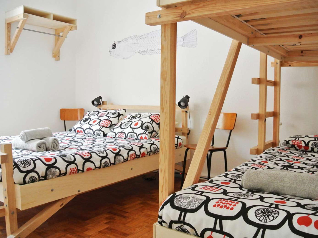 Nazaré Hostel - Rooms & Dorms