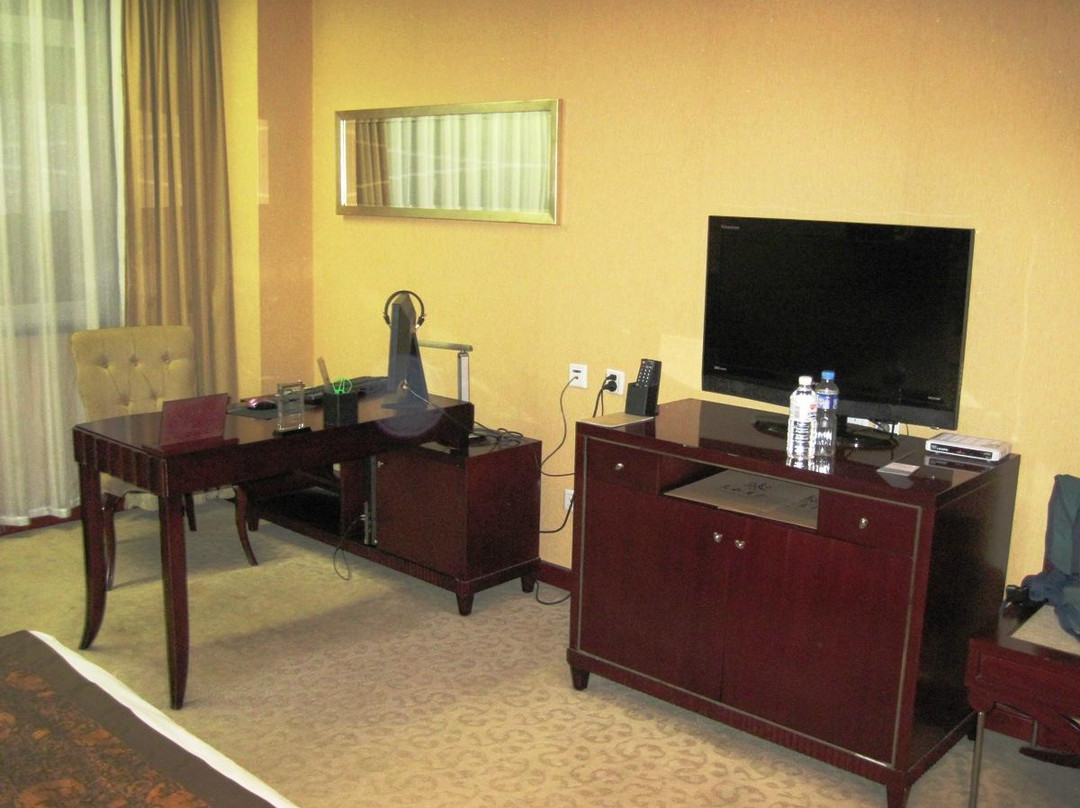 山东机械大厦酒店（滨海广场第一海水浴场店）主图