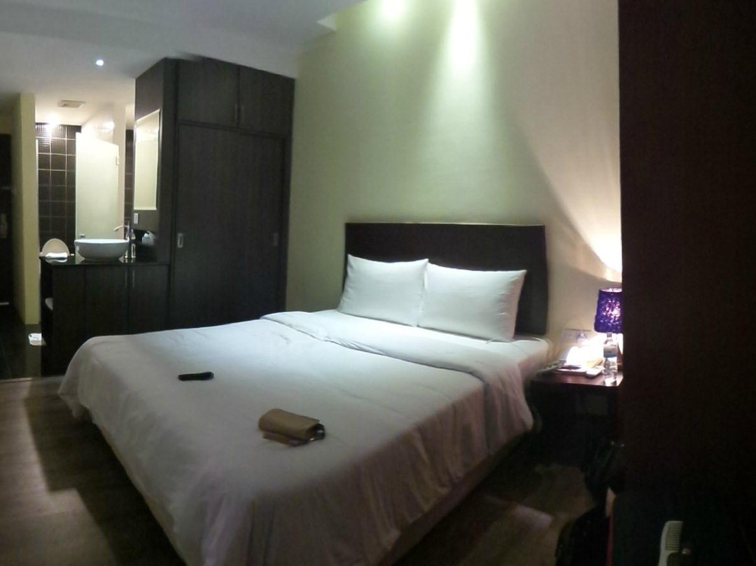 酷庆商务休闲酒店主图