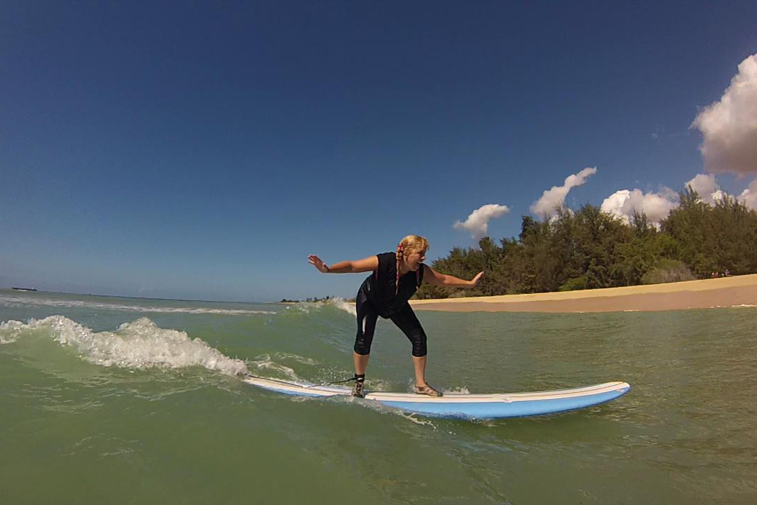 冲浪少女-火奴鲁鲁必去景点