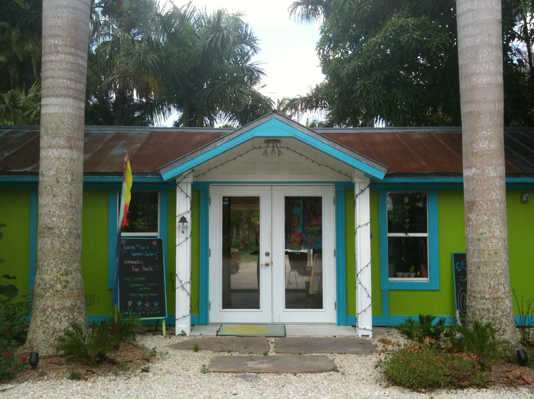 Earth & Spirit Garden Gallery-Saint James City必去景点