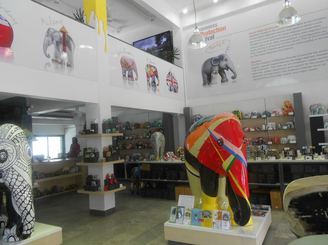 大象巡游之家 (给德店)景点图片