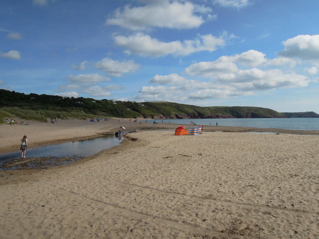 Freshwater East Beach景点图片