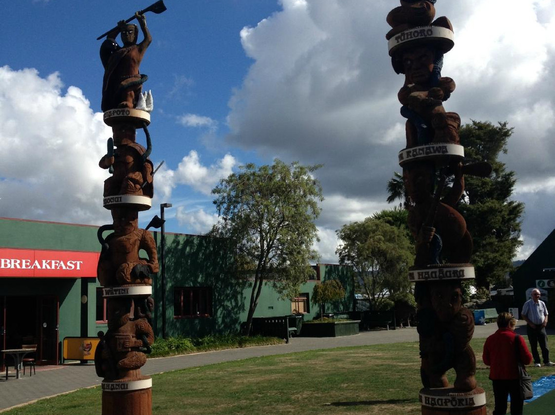 Headfirst Travel - Waitomo Wanderer-怀托摩洞穴必去景点