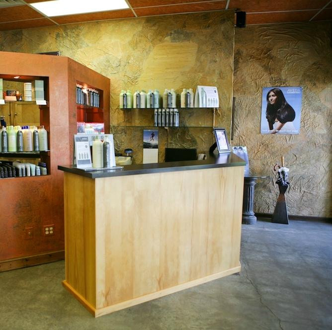 Kare-n-Hair Salon景点图片