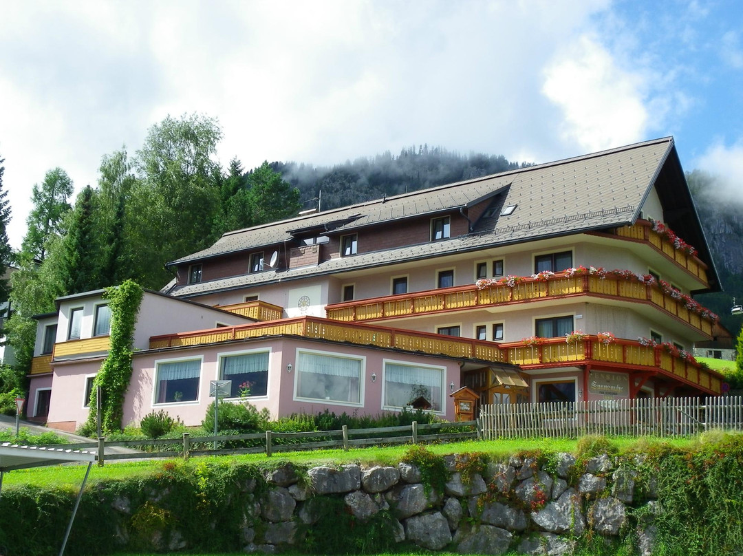 Hotel Pension Sonnenuhr主图