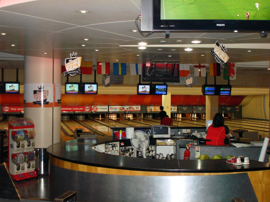 Swieqi旅游景点-Superbowl