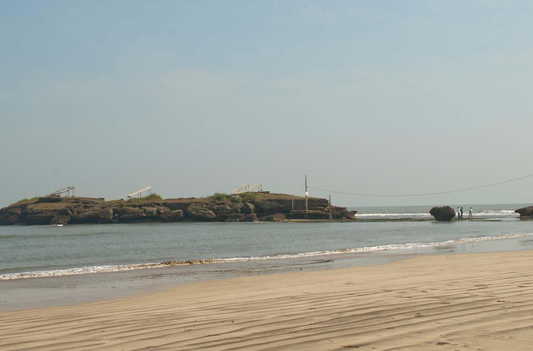 Nagoa Beach景点图片