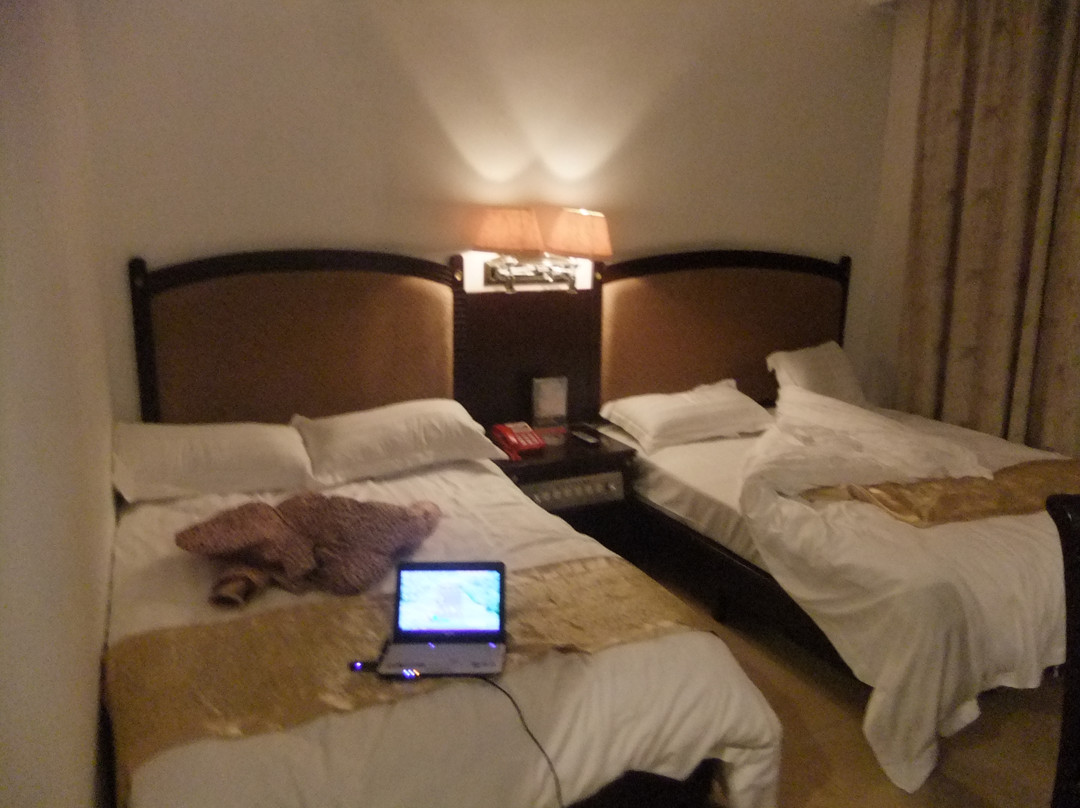 丹霞山温泉假日山庄主图