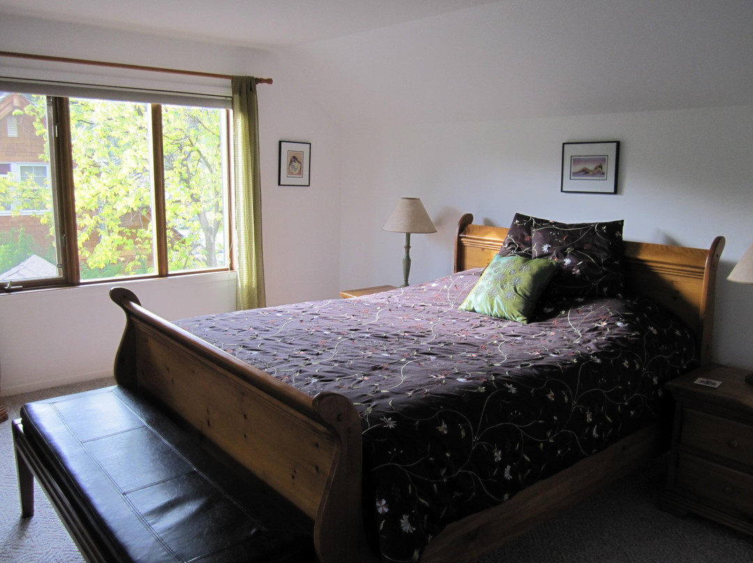 Raven House B&B