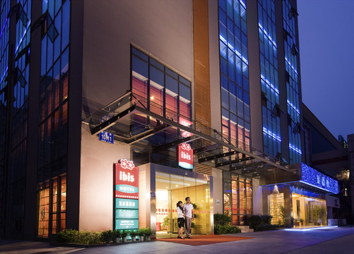 宜必思酒店(成都火车南站桐梓林地铁站店)主图