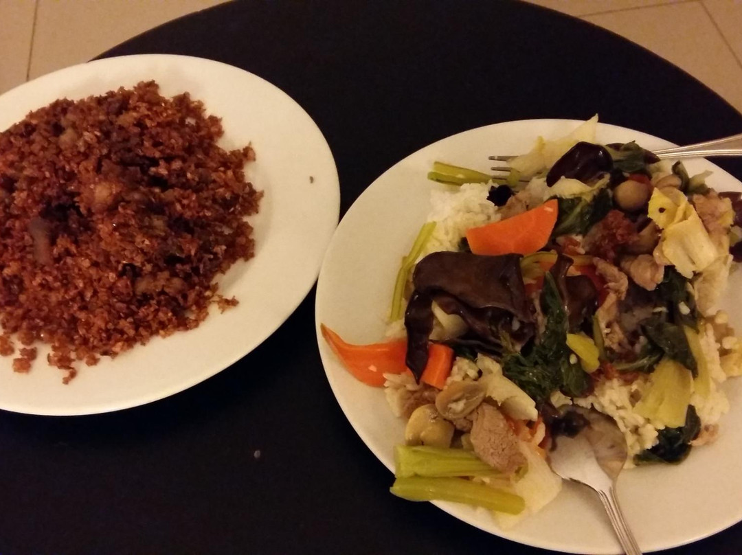 帕朗卡拉亚餐馆和美食-RM. Singkawang