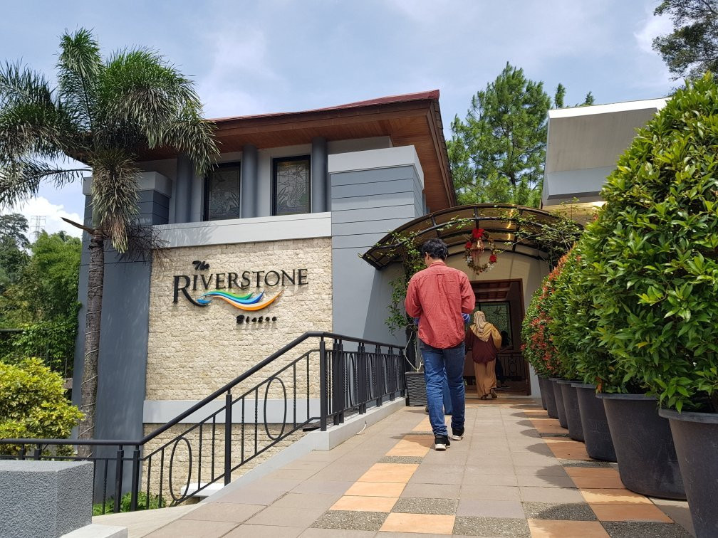 Ciwaruga餐馆和美食-Riverstone Bistro