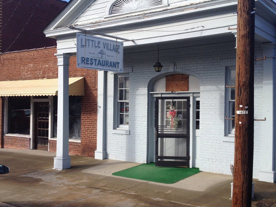 Robbins餐馆和美食-Little Village Restaurant