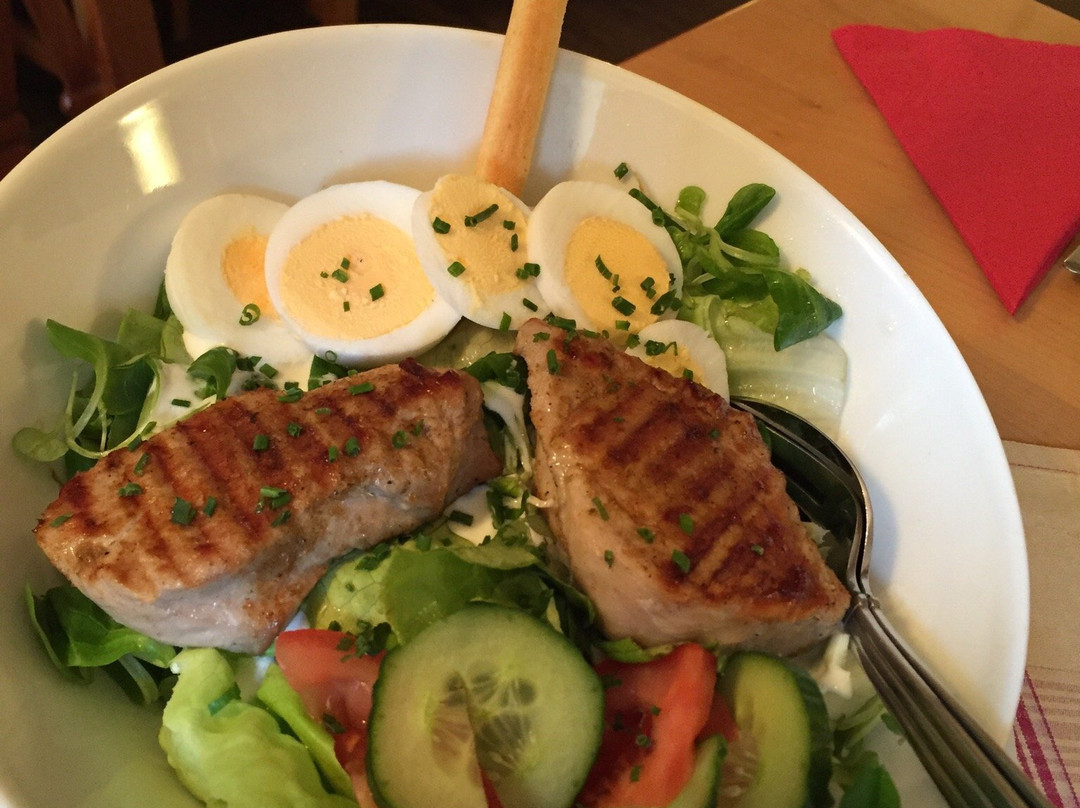 Sankt Marienkirchen an der Polsenz餐馆和美食-Gasthaus Parzerwirt