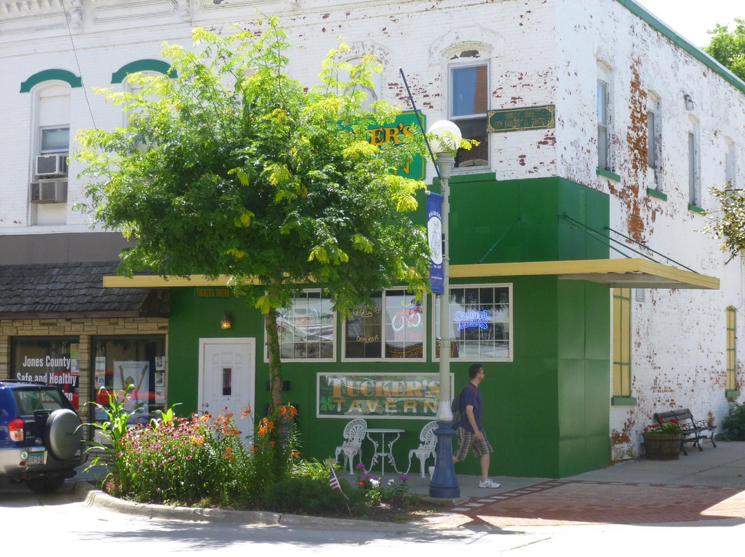 Anamosa餐馆和美食-Tucker's Tavern