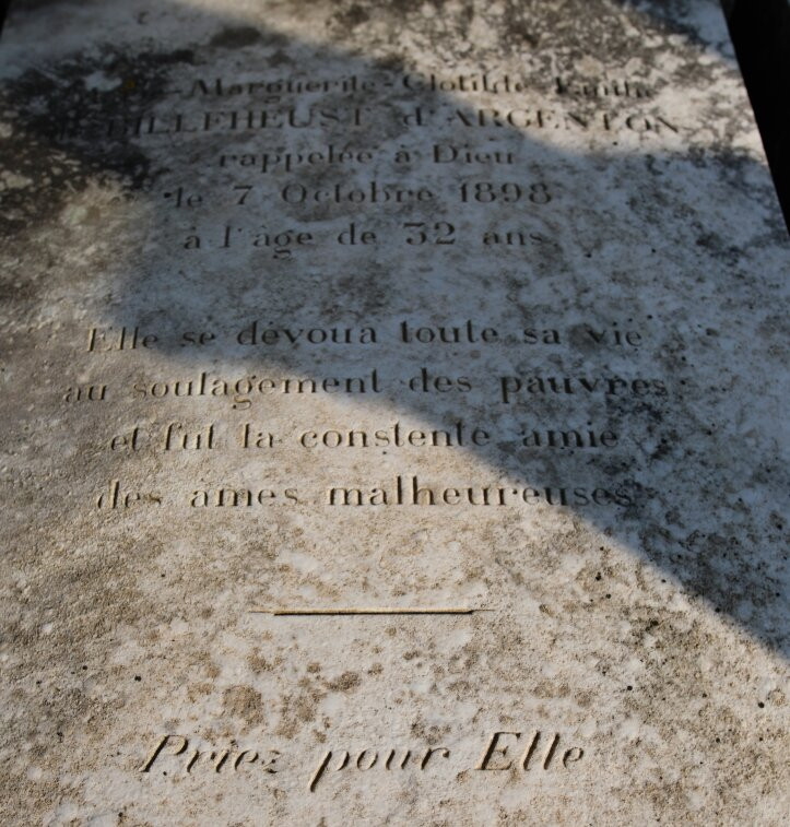 Cimetière de Saint-Micaud景点图片