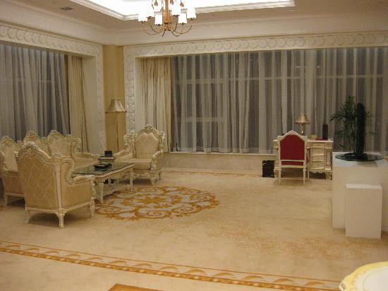 华盛江泉城大酒店主图