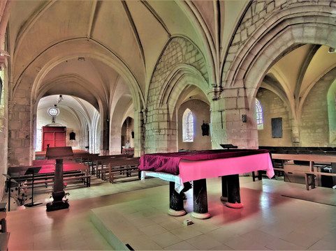 Eglise St-Hilaire (de Nalliers)