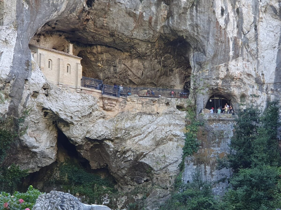 Santa Cueva de Covadonga景点图片