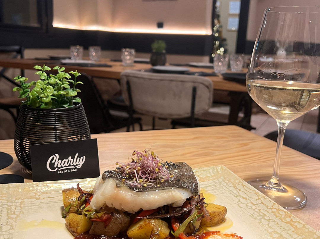 Charly Resto & Bar