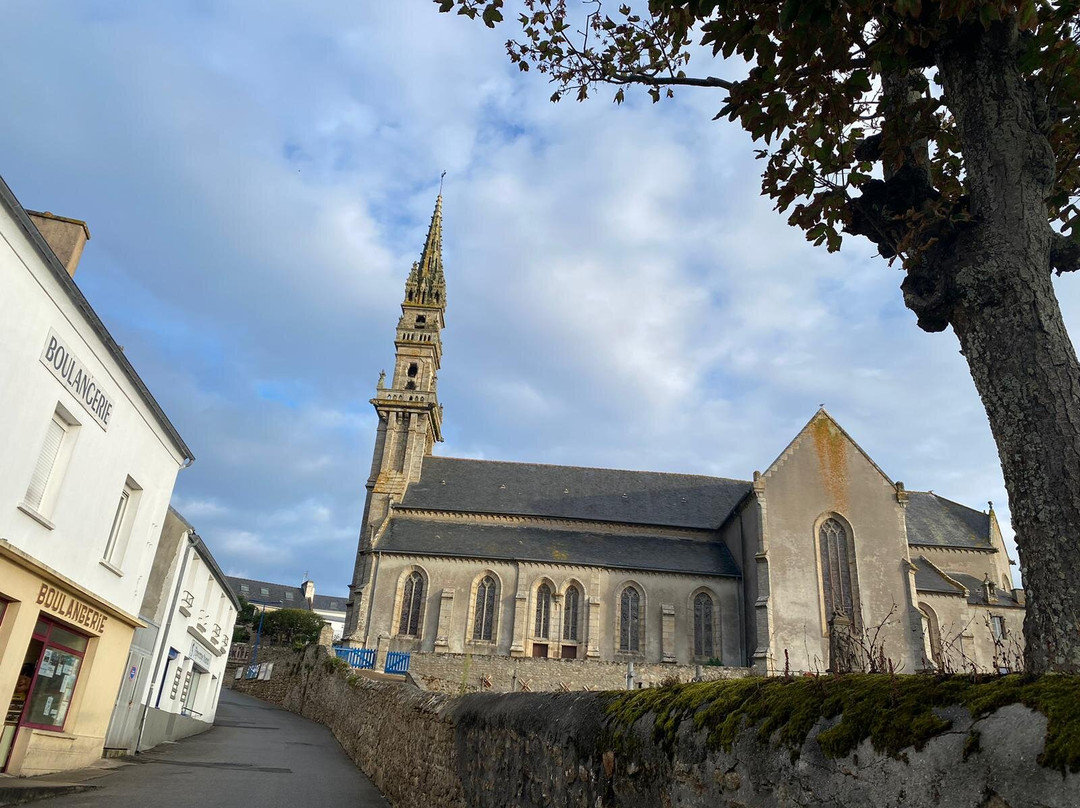 Eglise Saint-Pol-Aurélien-Ouessant必去景点
