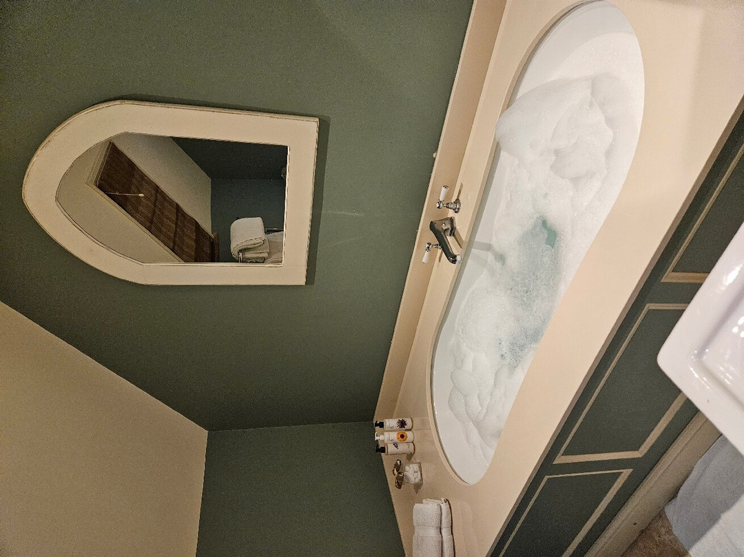 The Kingham Plough主图