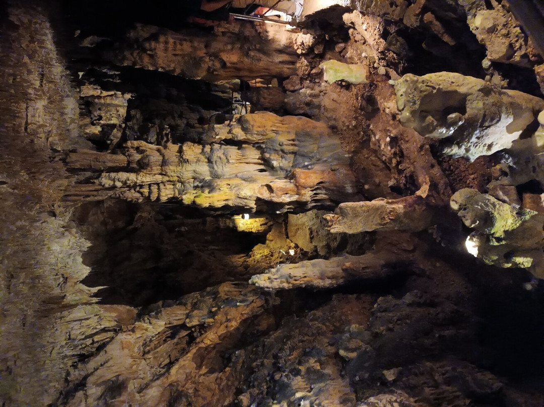Biserujka Cave景点图片