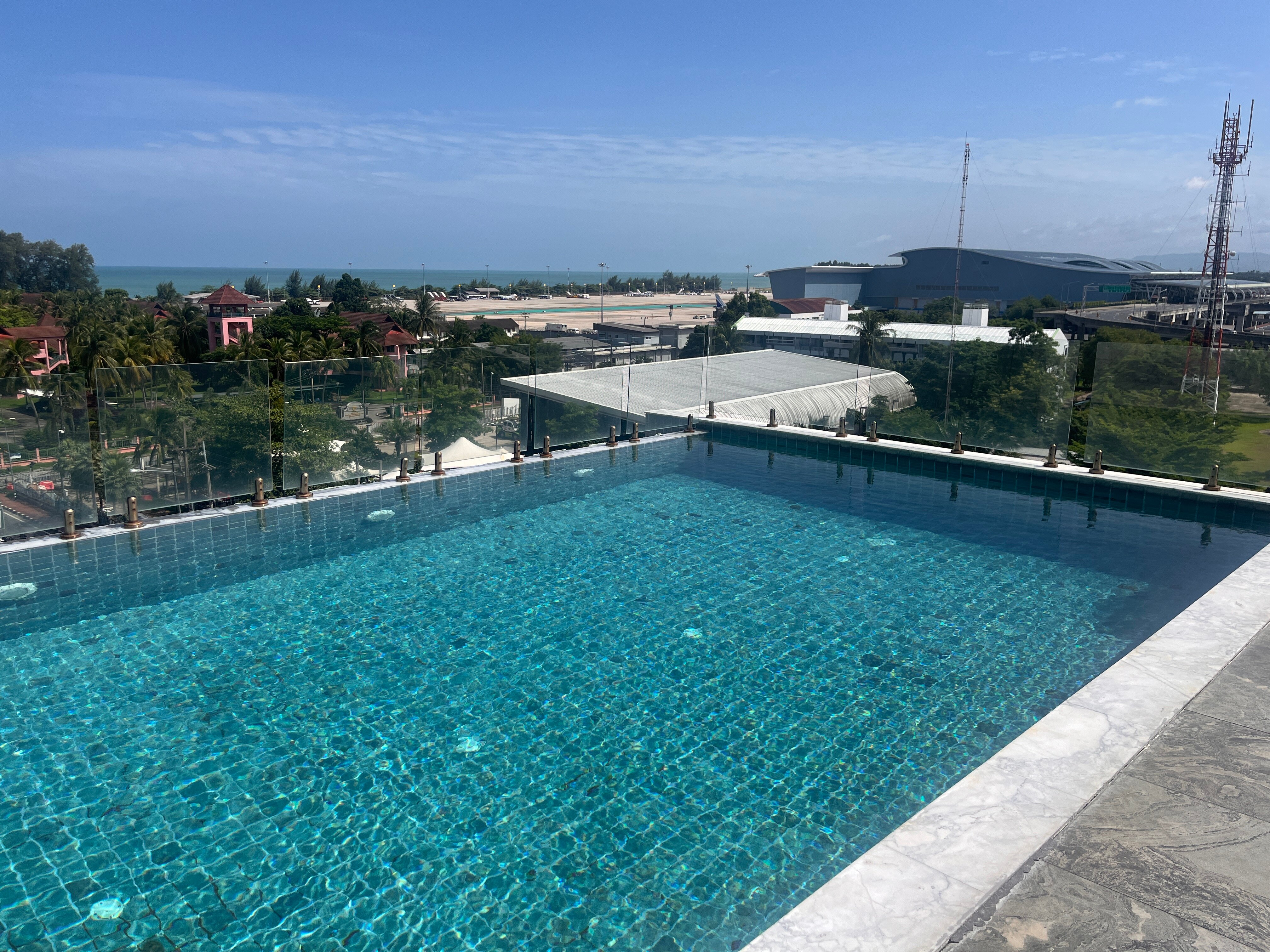 奈阳海滩16号酒店-泳池