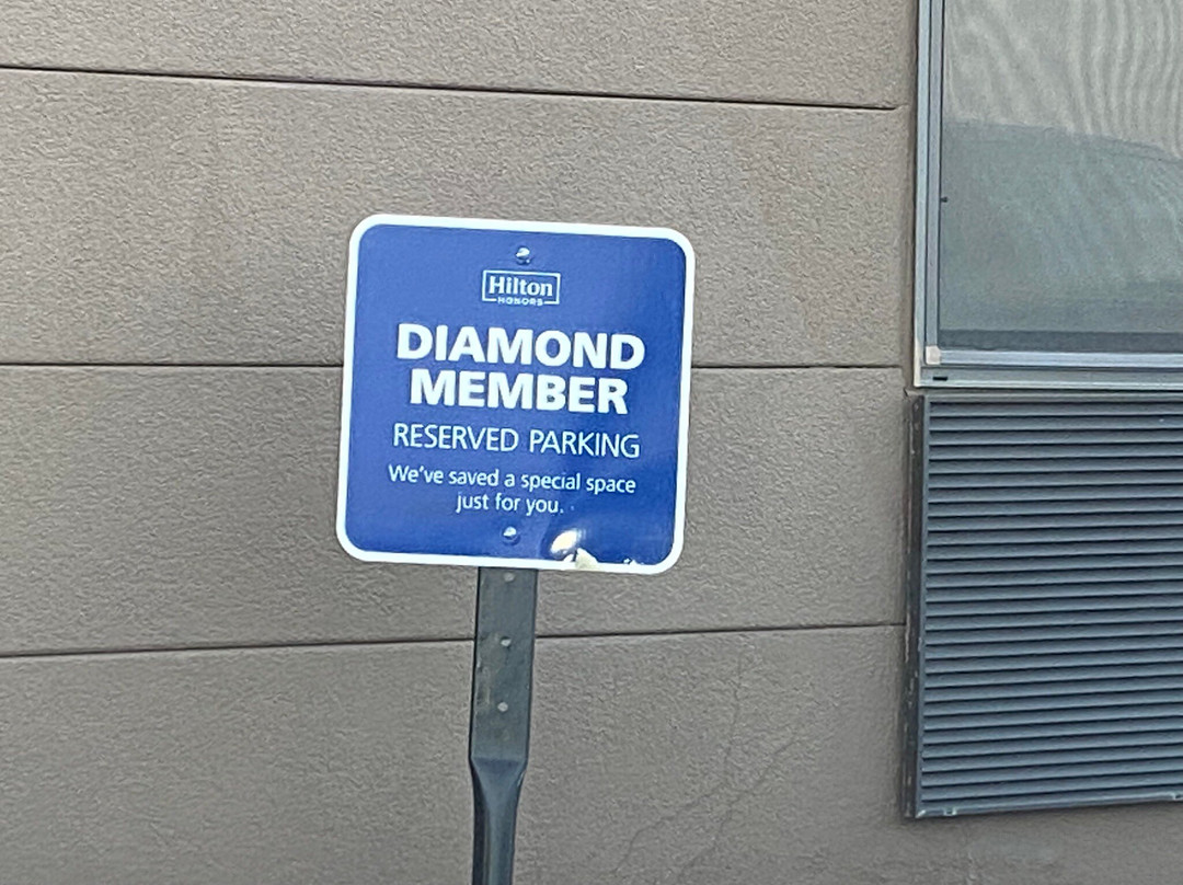 罗克斯普林斯希尔顿恒庭酒店主图