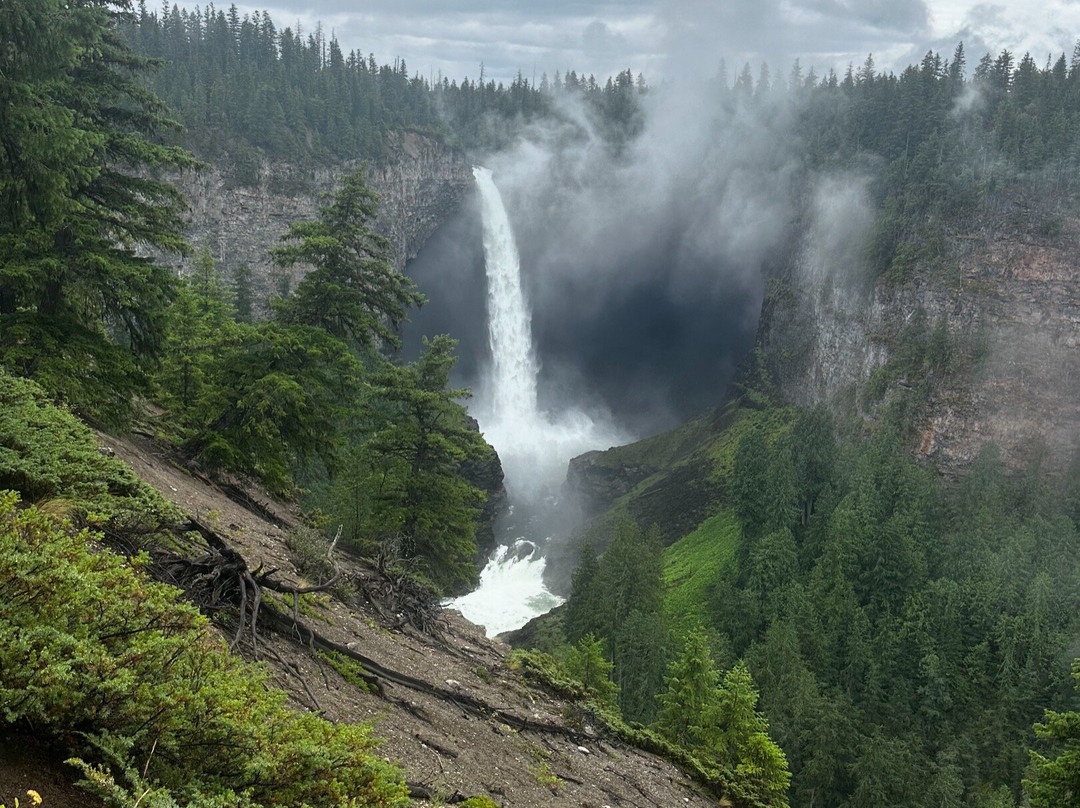 Helmcken Falls景点图片