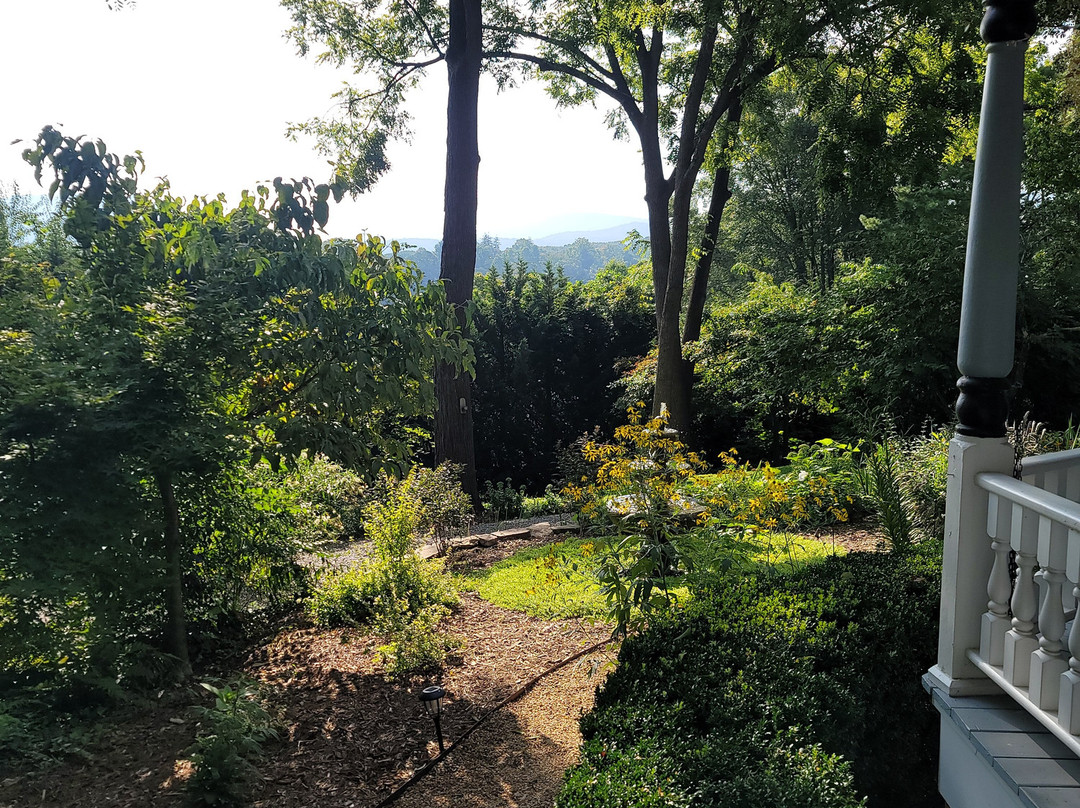 比尔特摩村旅店民宿主图