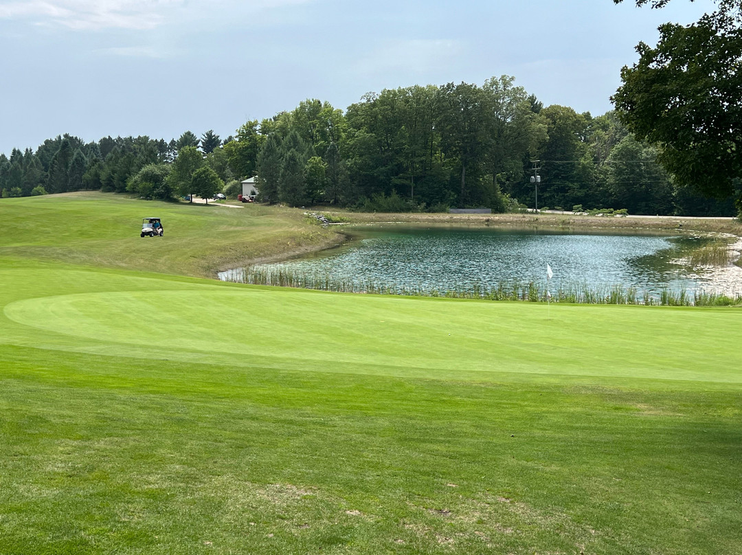 Chestnut Hills Golf Course景点图片