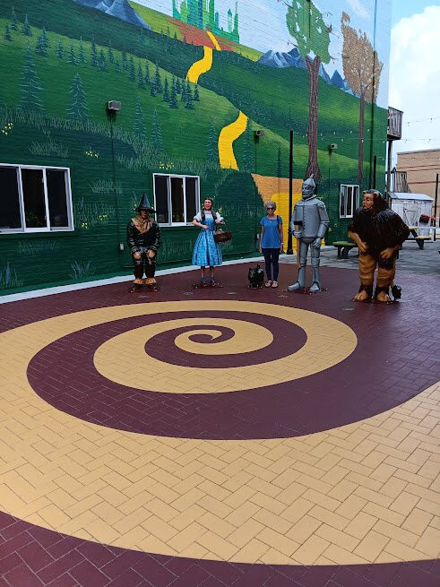 Oz Plaza-Oconomowoc必去景点