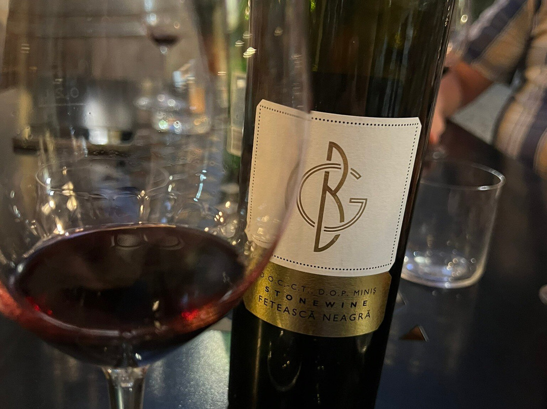 Industry Wine Bar景点图片