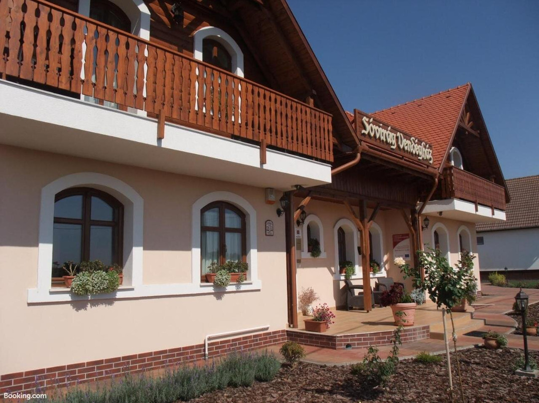 Sovirag Vendeghaz主图