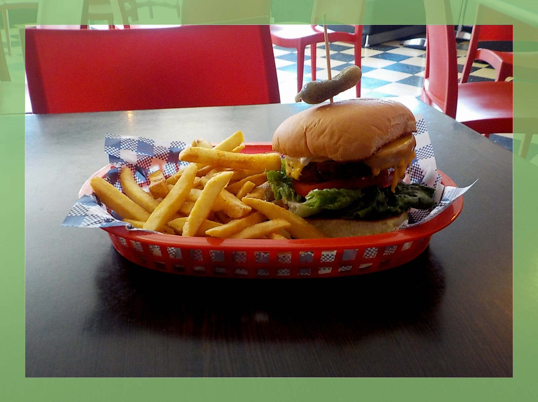 Victoria Hotel主图