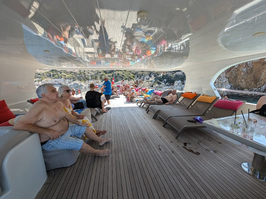 Falcon Boat Trip-卡尔坎必去景点