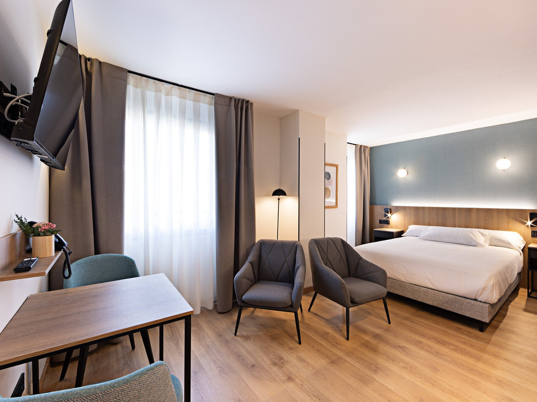 Apartamentos Colón 27主图